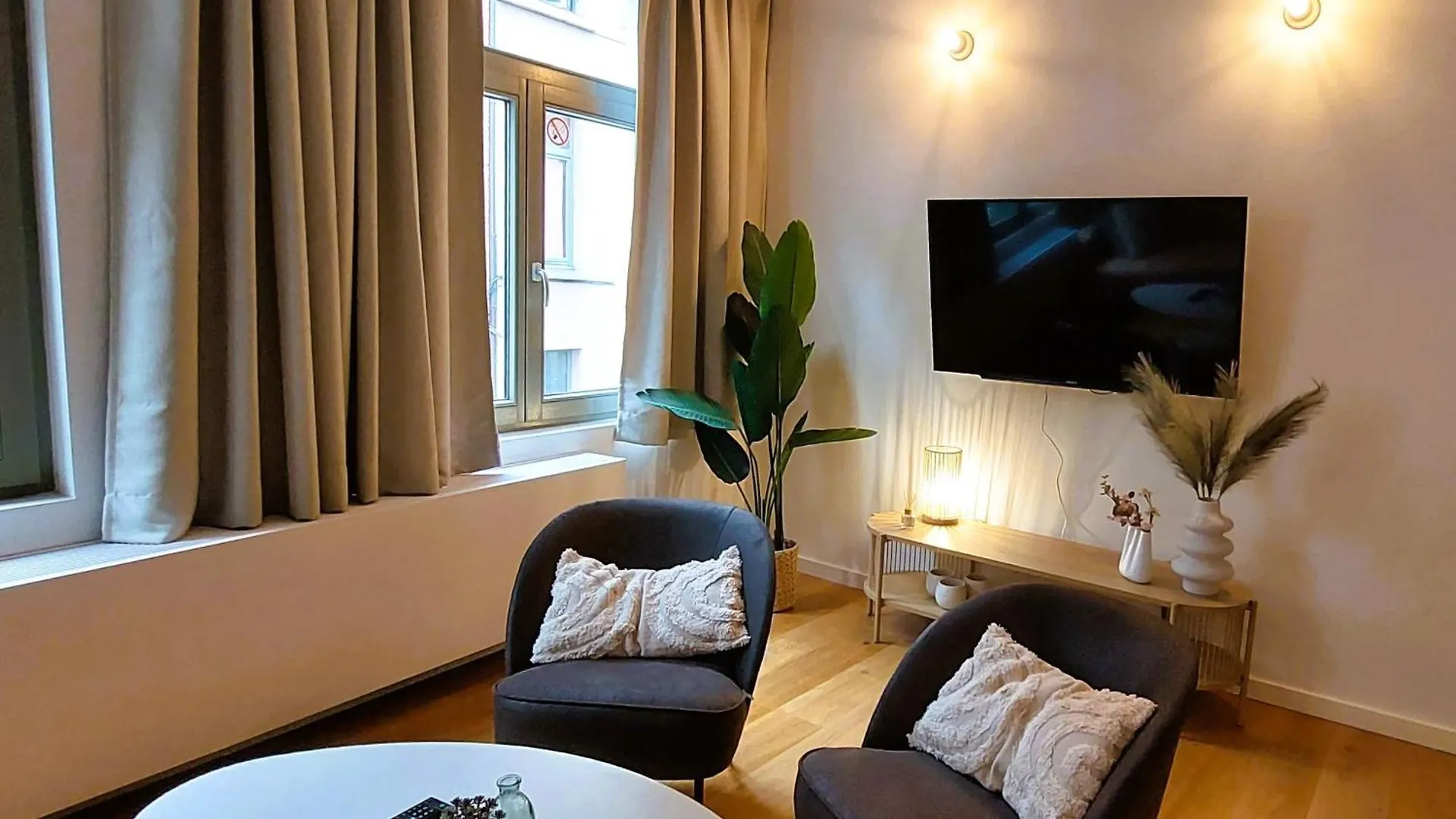 Vakantiehuis Cosy & Modern Historical Cottage In Old Town - Leon 4P Antwerpen België