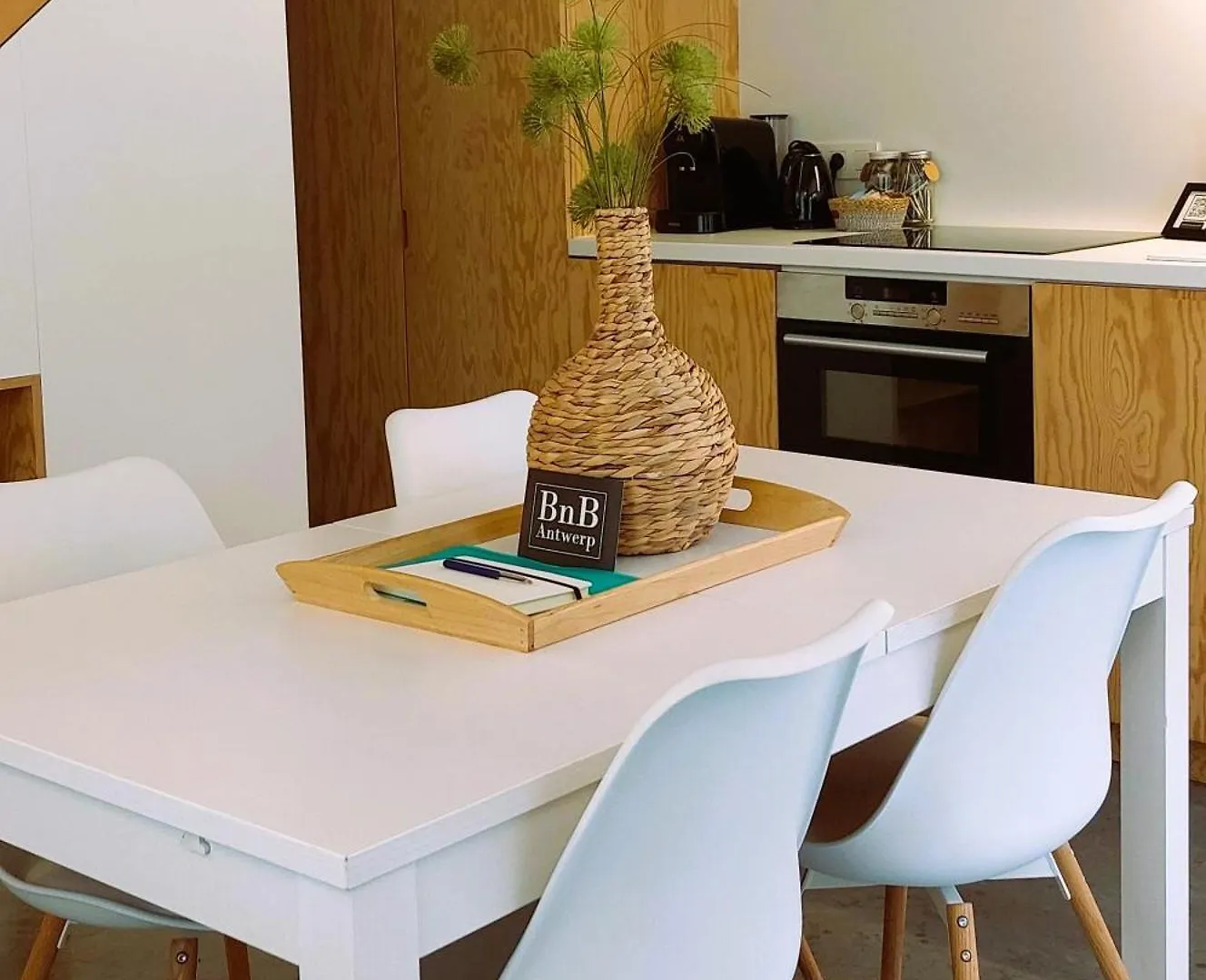 Cosy & Modern Historical Cottage In Old Town - Leon 4P Antwerpen Vakantiehuis