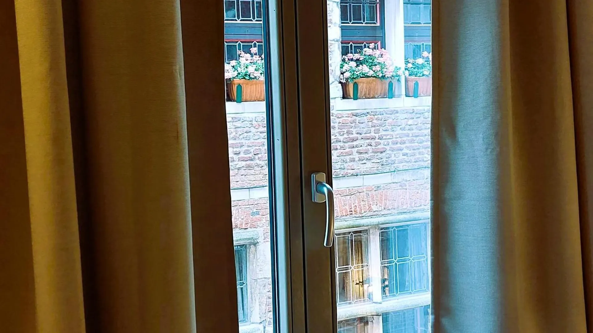 Cosy & Modern Historical Cottage In Old Town - Leon 4P Antwerpen 0*,